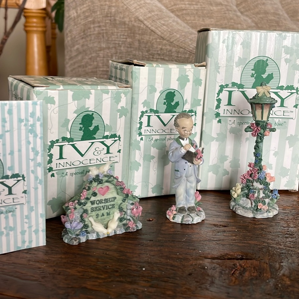 Ivy & Innocence Collectibles Parson Brown & Accessories